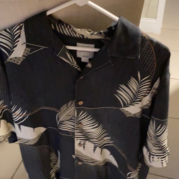 Tommy Bahama shirt - Picture 2 of 7
